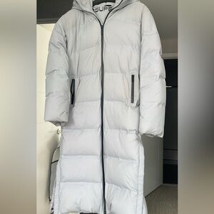 Aritzia super puff20 long length rainstop in MARBLE gray